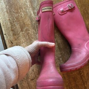 HUNTER Girls pink boots full length, size 2